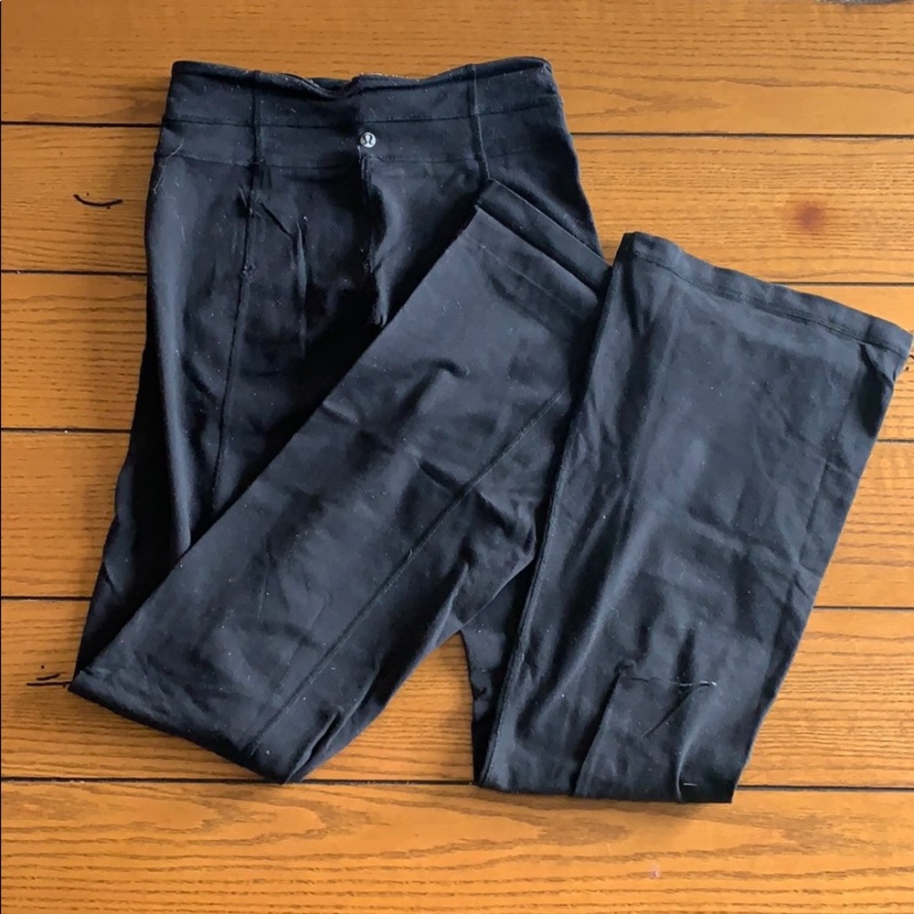 Women’s lululemon Groove yoga pants